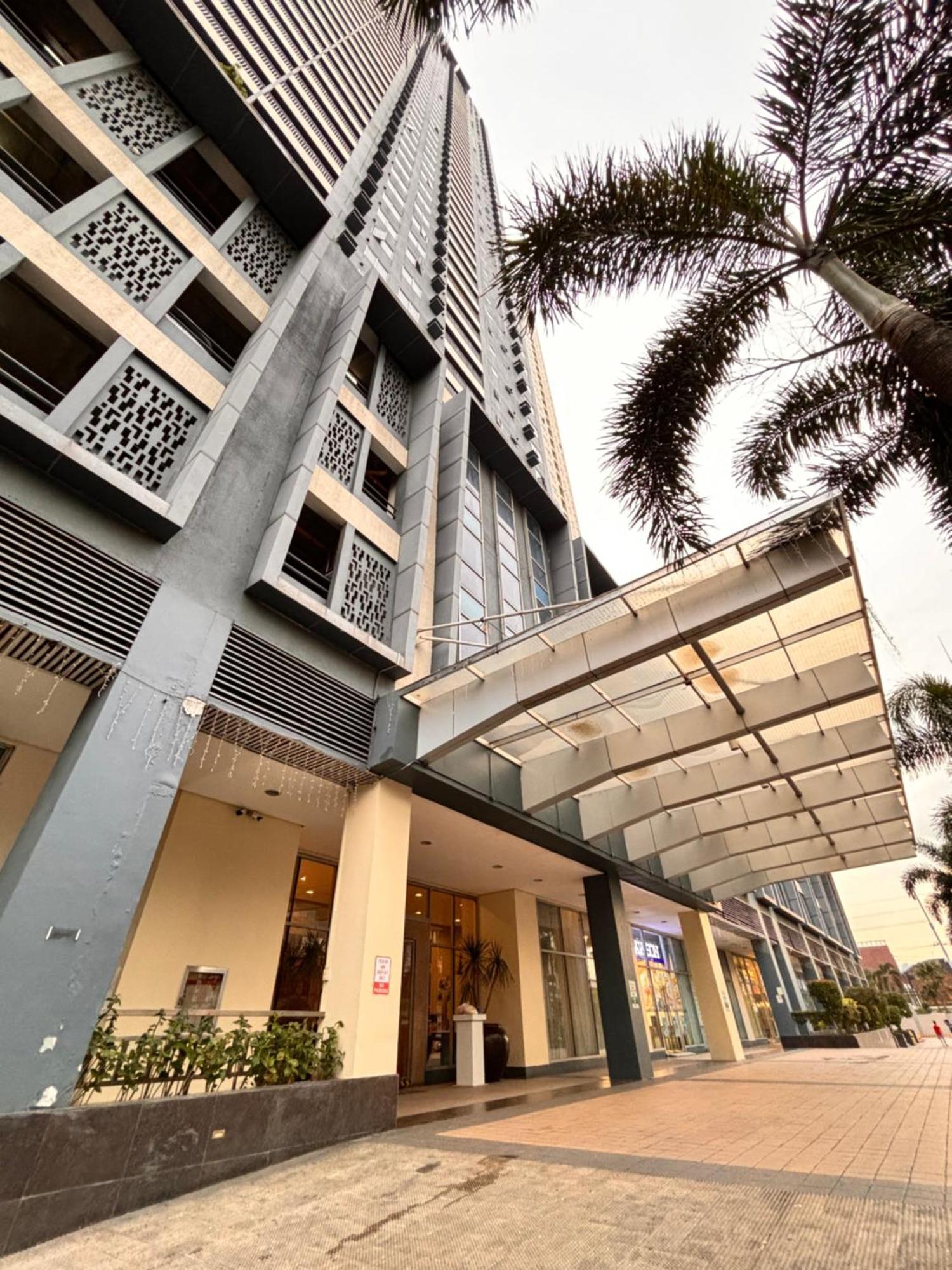 La Amore Place Pasig City Экстерьер фото