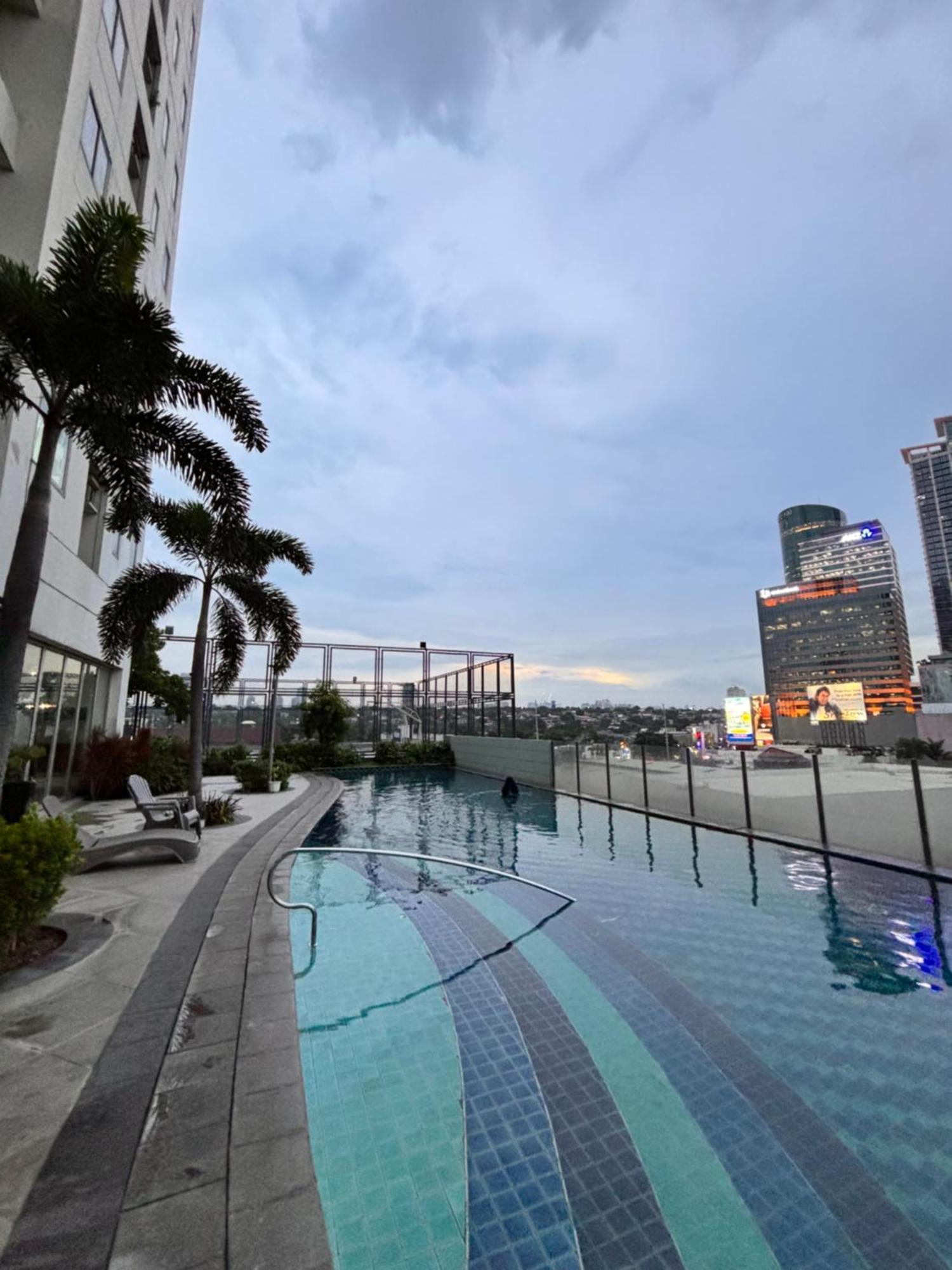 La Amore Place Pasig City Экстерьер фото