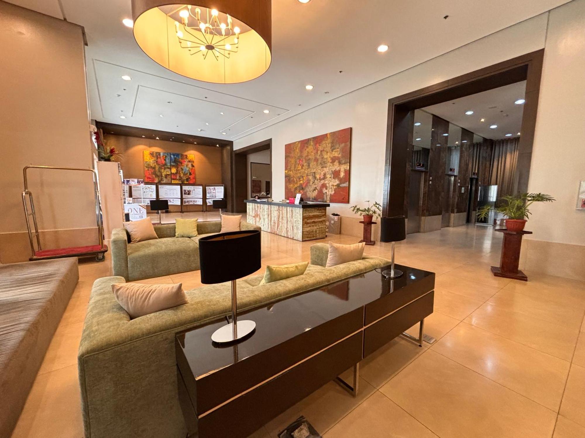 La Amore Place Pasig City Экстерьер фото