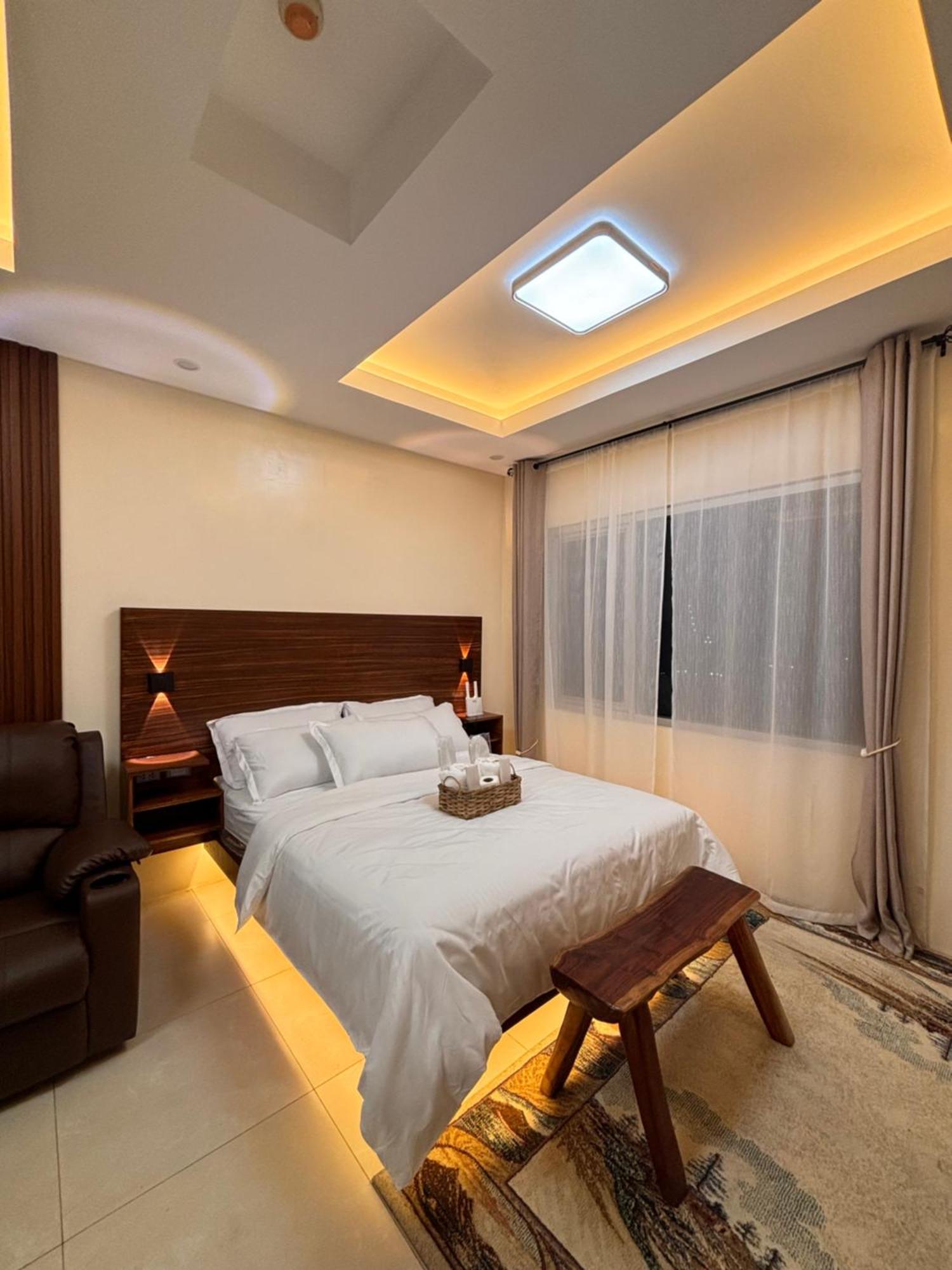 La Amore Place Pasig City Экстерьер фото