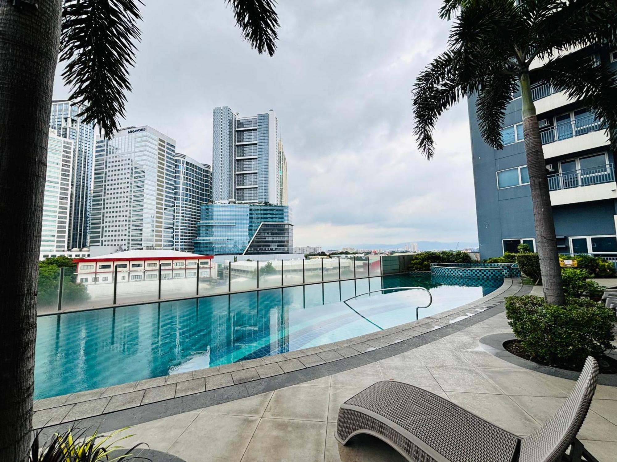 La Amore Place Pasig City Экстерьер фото